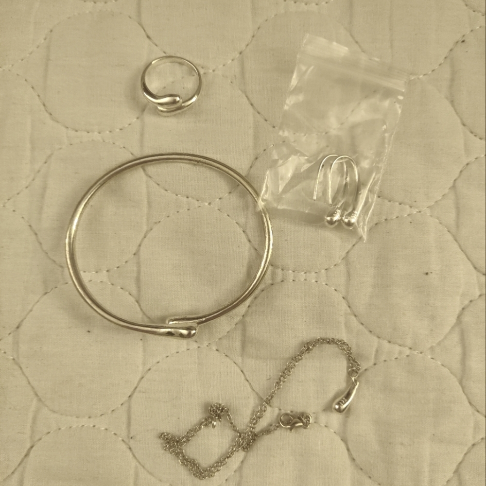JEWELRY SET NEW teardrop necklace earrings bracelet and ring 925 Stamped